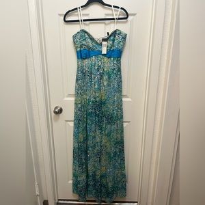 Pretty floral dress BCBG NWT